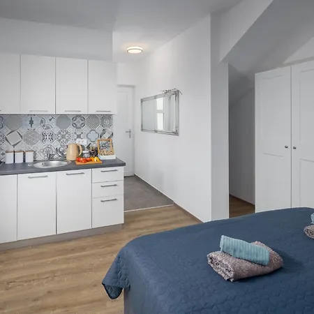 Valla Studio-free Bikes-adults Only Appartement Fažana