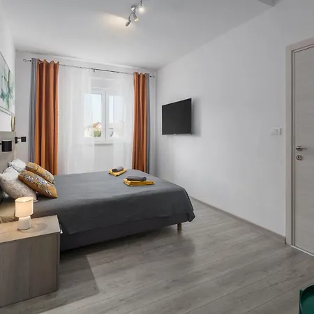 Valla Studio Apartments *