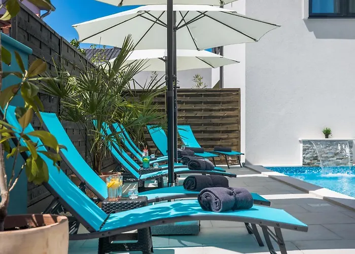 Valla Studio-free Bikes-adults Only *