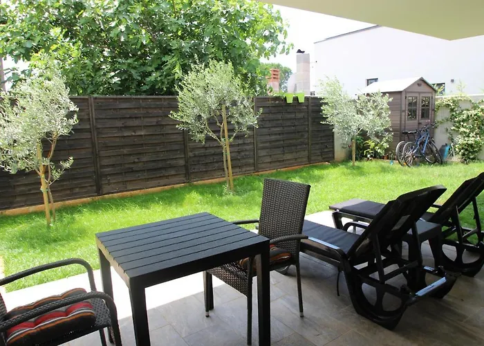 Valla Studio-free Bikes-adults Only Apartman Fazana