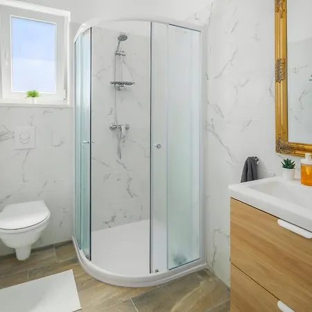 דירה Villa Valla Studio-Adults Only-Pool & Free Bikes פאז'אנה